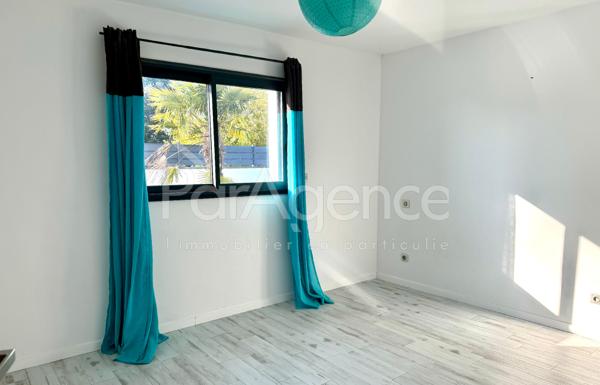 Maison moderne 5 pièces Spa de nage et terrain clos