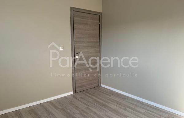 Maison moderne 5 pièces Spa de nage et terrain clos