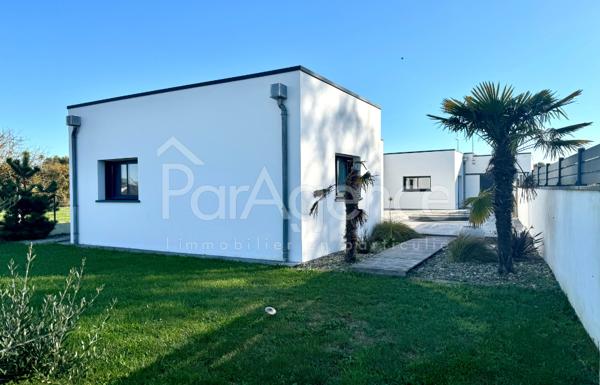 Maison moderne 5 pièces Spa de nage et terrain clos