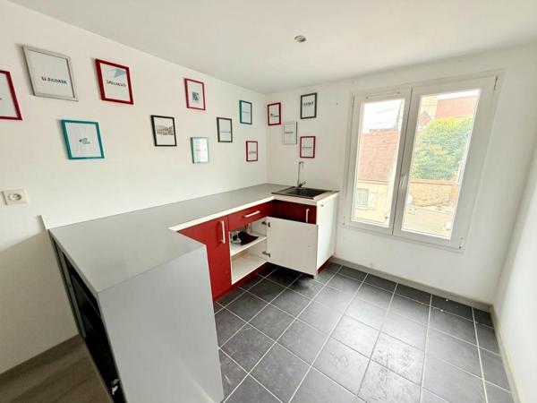 Sens Immeuble 10 pièce(s) 250 m2, Bien à fort potentiel ! Usage habitation, commercial ou mixte !