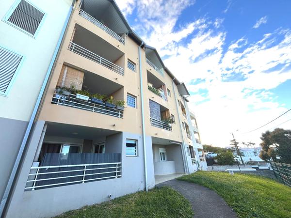 Beau F2 refait à neuf Bdn Ste Clotilde