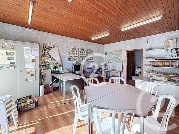 à vendre  37,69 m 2   ST MARTIN DE CRAU  - 13