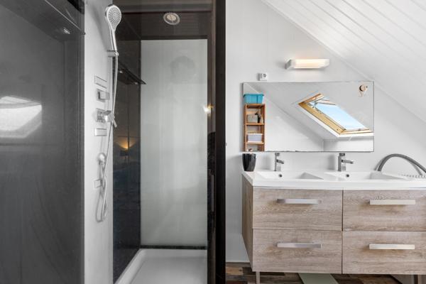 Élégante demeure familiale de 276 m² avec piscine et parc arboré – Le Tampon