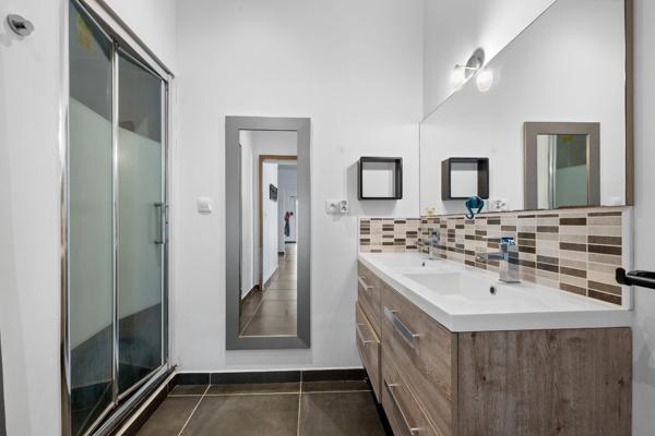 Élégante demeure familiale de 276 m² avec piscine et parc arboré – Le Tampon