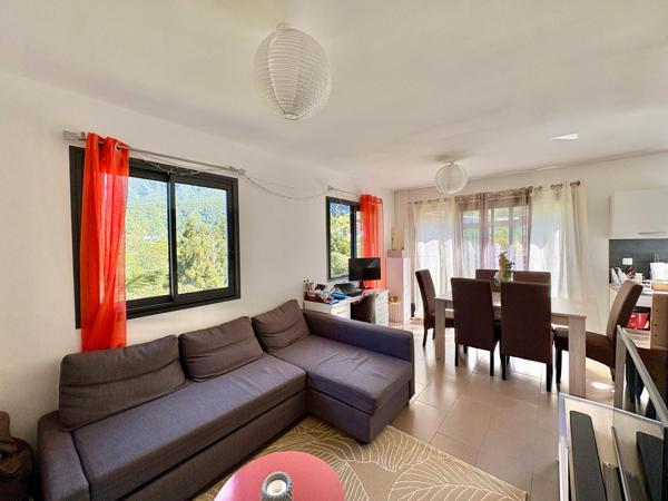 Maison récente avec une vue magnifique