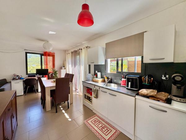 Maison récente avec une vue magnifique