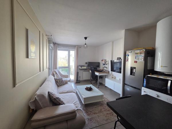 Appartement à vendre 2 pièces MEYZIEU (69)