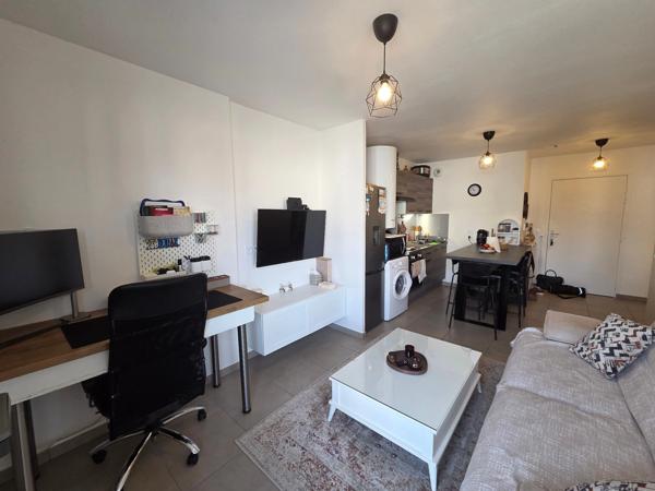 Appartement à vendre 2 pièces MEYZIEU (69)