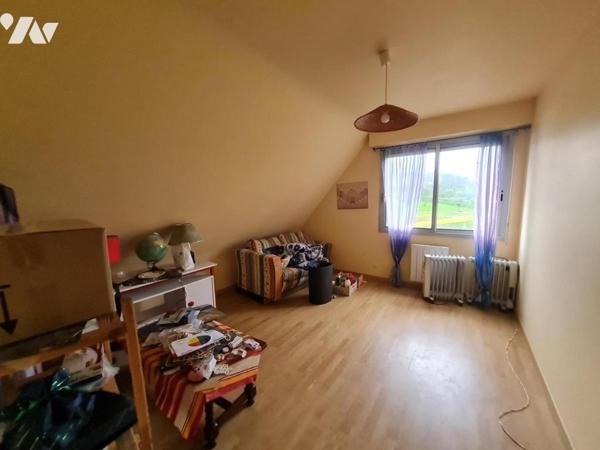 Maison familliale avec travaux à prévoir située à pied des commodités et services