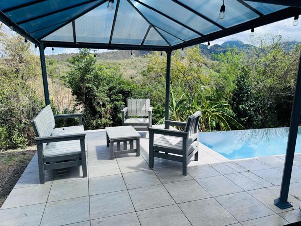 Maison T4, studio, piscine à débordement