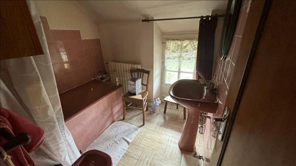 Maison à vendre |  La Chapelle-aux-Brocs |  6 pièces | 136 m²