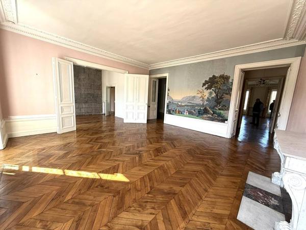 Clermont-Ferrand, Locaux de 236 m 2 de 2 300 € CC