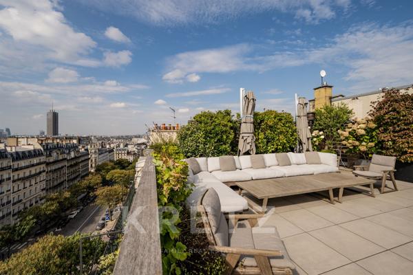 Penthouse d'exception sur l'Arc de Triomphe.