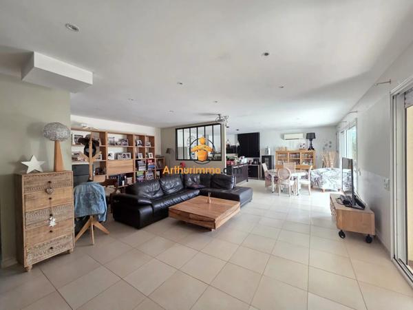 Vente                                                      Maison
                        
                     5 pièces                      151 m2                     à Aureilhan