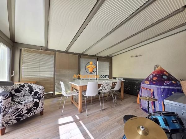 Vente                                                      Maison
                        
                     5 pièces                      151 m2                     à Aureilhan