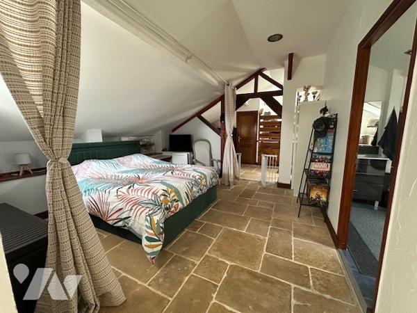 Appartement rénové et chaleureux situé sur la commune d'ARC-LES-GRAY