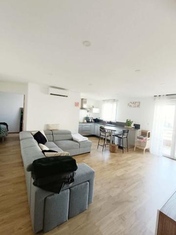 Appartement Miramas 3 pièce(s) Balcon ET Place de parking