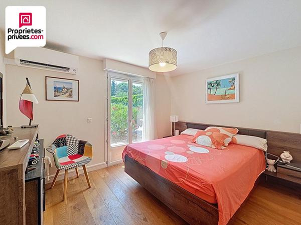 VILLA PLAIN PIED 7 PIECES 203 m2 PISCINE ET TERRAIN  PAYSAGER DE 2500 M2