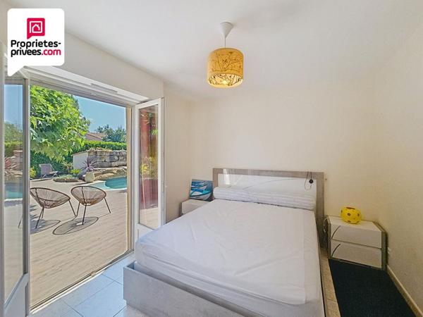 VILLA PLAIN PIED 7 PIECES 203 m2 PISCINE ET TERRAIN  PAYSAGER DE 2500 M2