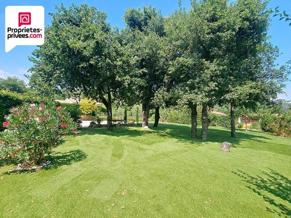 VILLA PLAIN PIED 7 PIECES 203 m2 PISCINE ET TERRAIN  PAYSAGER DE 2500 M2