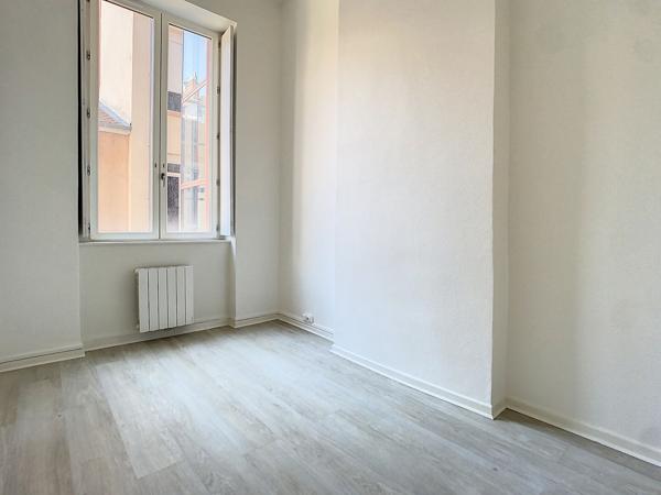 Lyon 6ème : T3 récemment rénové, emplacement idéal avec cuisine équipée
