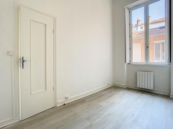 Lyon 6ème : T3 récemment rénové, emplacement idéal avec cuisine équipée
