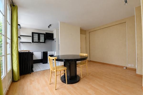 2 PIÈCES LUMINEUX - SÉJOUR 23M² - BALCON - CAVE
