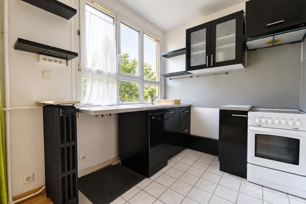 2 PIÈCES LUMINEUX - SÉJOUR 23M² - BALCON - CAVE