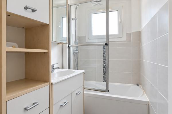 2 PIÈCES LUMINEUX - SÉJOUR 23M² - BALCON - CAVE