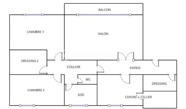 À seulement 2 minutes à pied de la gare de Juvisy, découvrez cet appartement traversant de 73 m², offrant une belle luminosité grâce à son exposition Est/Ouest.

Situé au 4e étage sans ascenseur, il propose une organisation fonctionnelle et un potentiel intéressant après quelques travaux de modernisation.

L’appartement se compose d’une entrée avec un grand placard, d’un séjour lumineux, d’une cuisine, de deux chambres de belles dimensions, d’une salle d'eau et de WC séparés.

Son véritable atout : ses nombreux espaces de rangement, particulièrement appréciables au quotidien. Un grand placard dans l’entrée, un dressing situé entre les deux chambres ainsi qu’un cellier derrière la cuisine permettent de conserver un intérieur facilement organisé sans sacrifier l’espace de vie.

Le séjour bénéficie d’un accès au balcon, idéal pour profiter d’un extérieur aux beaux jours.

Une cave et un garage complètent ce bien.

Le DPE est classé D.

Quelques travaux sont à prévoir pour remettre l’appartement au goût du jour et révéler pleinement son potentiel. Vous pourrez ainsi imaginer un intérieur qui vous ressemble, tout en profitant d’un emplacement particulièrement pratique pour les déplacements.

Grâce à la gare de Juvisy, Paris est accessible en environ 20 minutes, ce qui en fait une adresse particulièrement adaptée aux jeunes actifs, mais également un bien intéressant pour un projet de colocation.