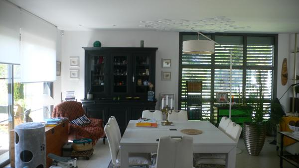 Magnifique villa contemporaine de standing de 208 m² idéalement située.