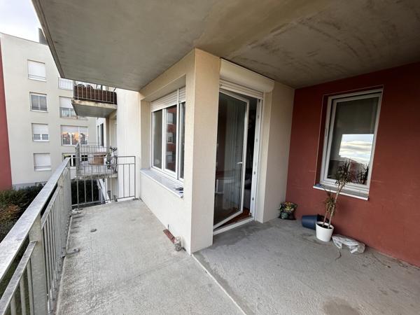 F3 de 70 m2 + une cave + 2 places de parking à PFASTATT (68120)