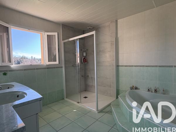 Maison à vendre 6 pièces 146 m² Saint-Priest-Taurion