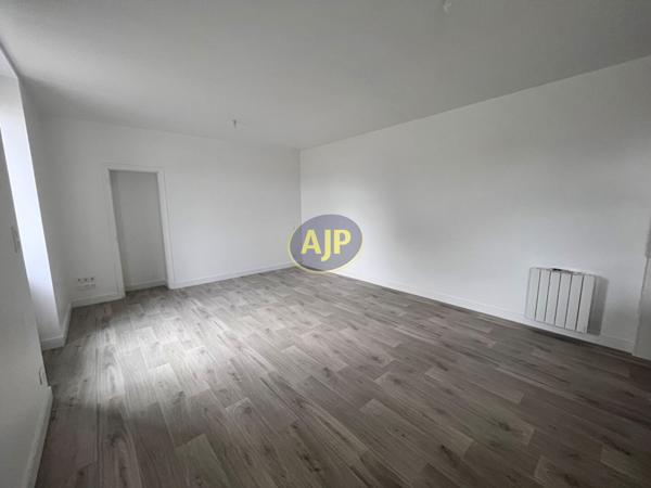 Location appartement Cleguerec : 460 € - AJP Immobilier Pontivy
