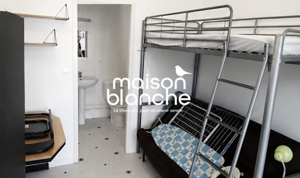STUDIO MEUBLE DANS UNE MAISON - TALENCE