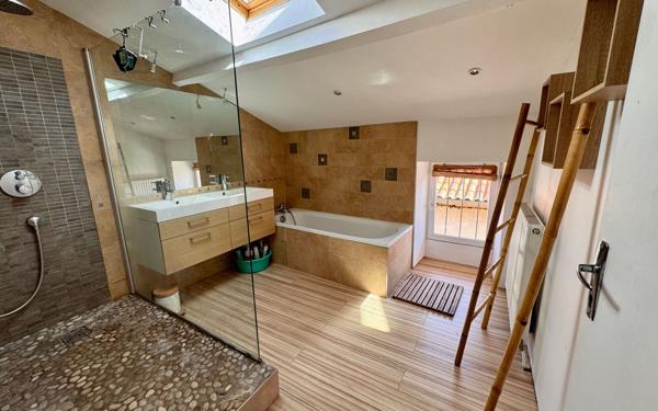 Appartement à vendre    4 pièces • 126,15 m2 Dax