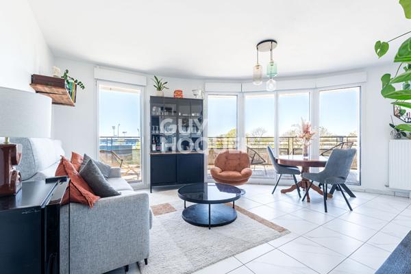 APPARTEMENT 3 PIECES AVEC TERRASSE ET PARKING