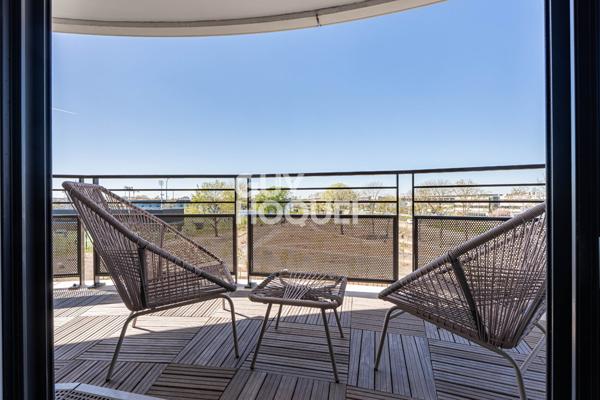 APPARTEMENT 3 PIECES AVEC TERRASSE ET PARKING