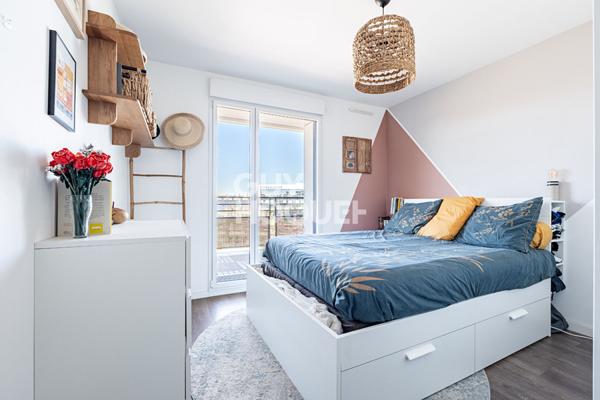 APPARTEMENT 3 PIECES AVEC TERRASSE ET PARKING