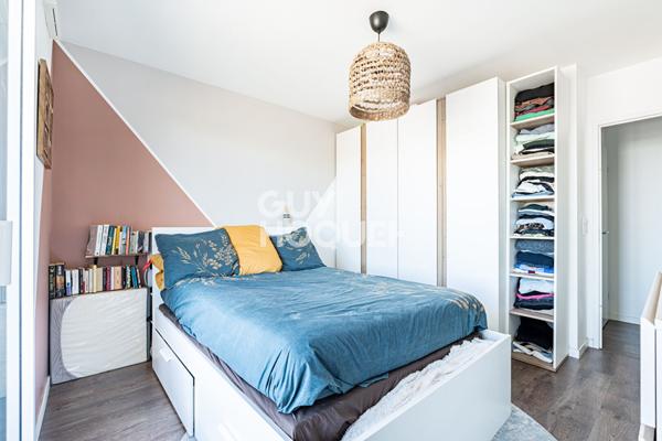 APPARTEMENT 3 PIECES AVEC TERRASSE ET PARKING