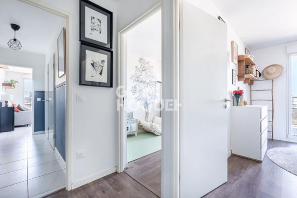 APPARTEMENT 3 PIECES AVEC TERRASSE ET PARKING