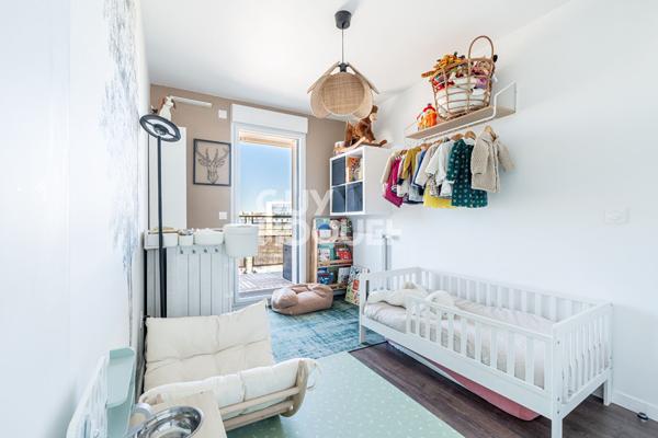 APPARTEMENT 3 PIECES AVEC TERRASSE ET PARKING