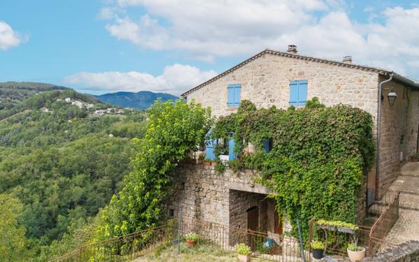 Maison à vendre    7 pièces •  Montréal