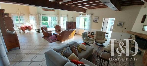 Exclusivité à Urrugne. Propriété avec piscine au pied des Pyrénées! Vue exceptionnelle