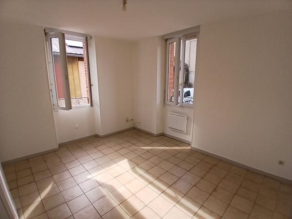 Bel appartement T2 de 29 m² avec cour privative et stationnement