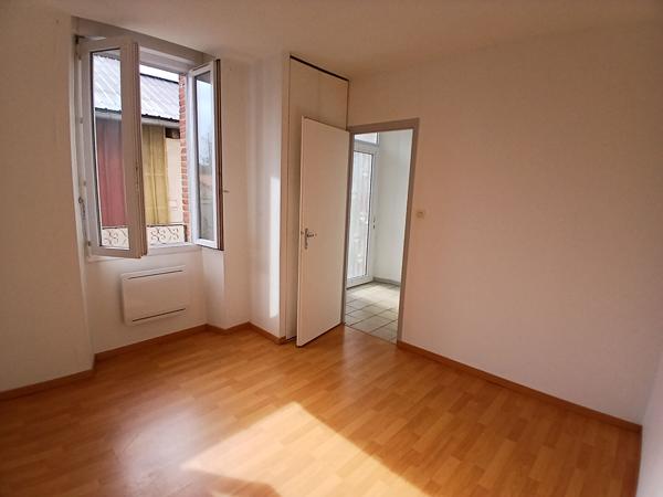 Bel appartement T2 de 29 m² avec cour privative et stationnement