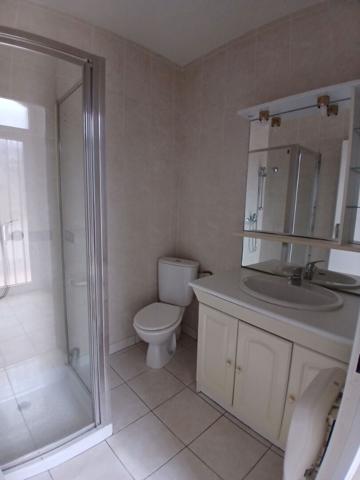 Bel appartement T2 de 29 m² avec cour privative et stationnement