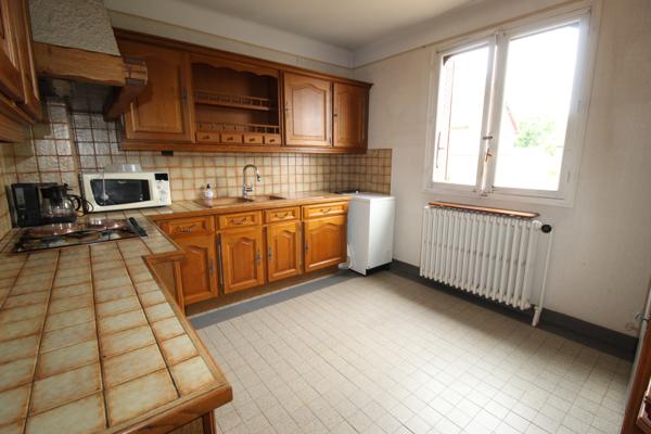 Nevers (58000) À Vendre – Maison mitoyenne avec sous-sol à Nevers