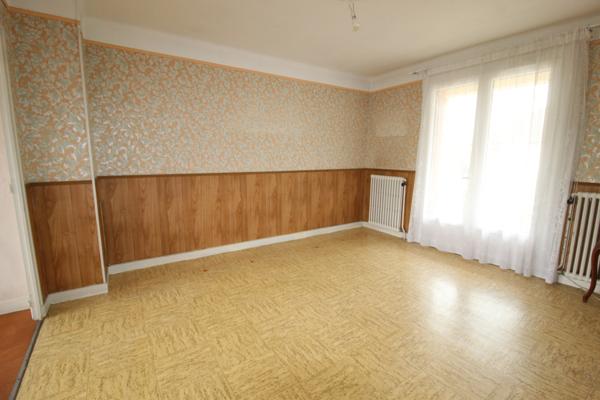 Nevers (58000) À Vendre – Maison mitoyenne avec sous-sol à Nevers