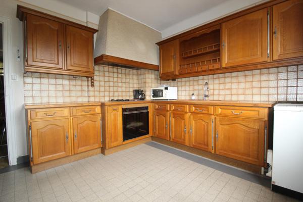 Nevers (58000) À Vendre – Maison mitoyenne avec sous-sol à Nevers